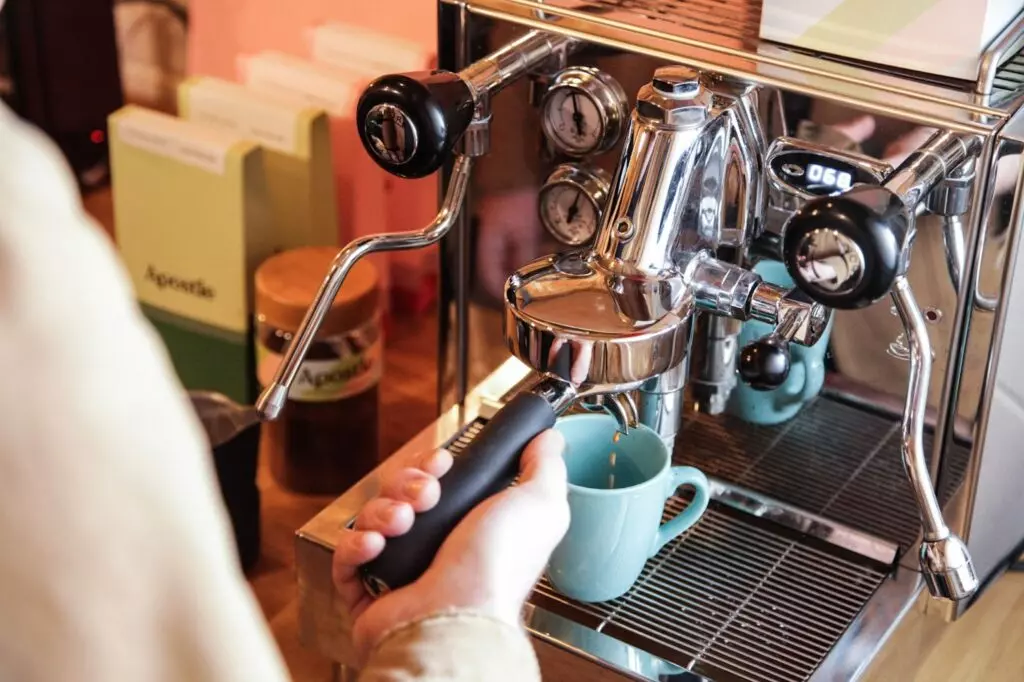 A Guide to Setting Up The Espresso Machine in Your New Café